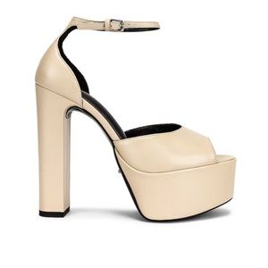 TONY BIANCO JAYZE PLATFORM HEEL VANILLA PERFECT CONDITION.